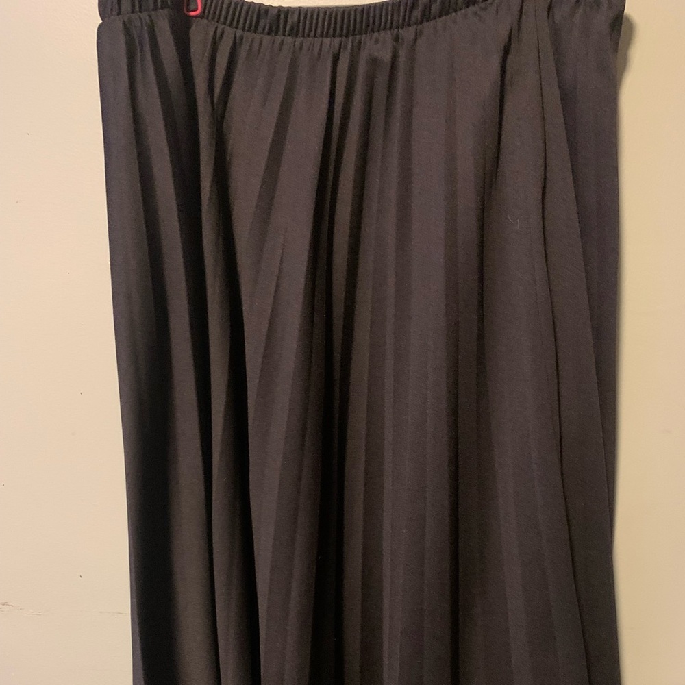 Anthony Richards Women's Size 24 Elastic Waist Pleated Skirt Black Below Knee